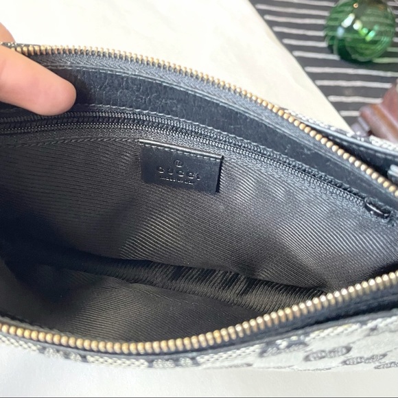 💥SOLD💥 GUCCI Vintage Y2K Black GG Monogram Shoulder Bag - Picture 9 of 11